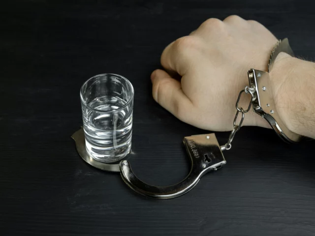 Préparer son sevrage à l’alcool : guide complet pour une vie meilleure