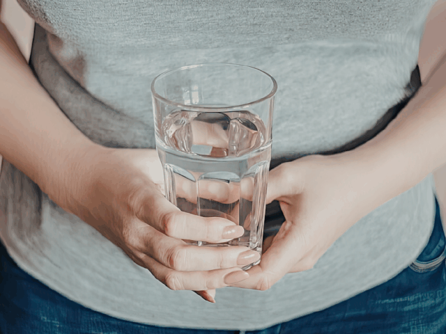 Hydratation et perte de poids : un pilier essentiel souvent sous‑estimé