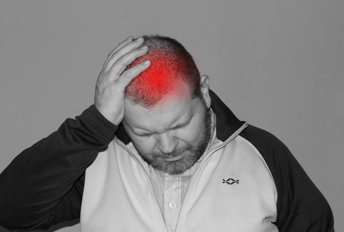 https://laserfreeaddict.com/wp-content/uploads/2026/04/MIGRAINE.webp